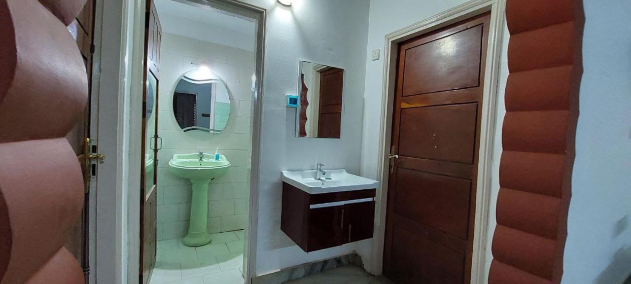 Jinan Palace Guest House Jinan Palace Guest House Nedumbassery Zewnętrze zdjęcie